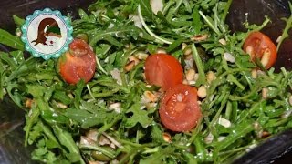 Rucola Salat mit Balsamico Dressing  Purzelcake [upl. by Eanwahs985]