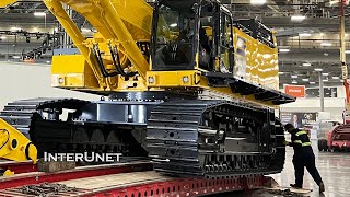 PC900LC Komatsu 2023 Large Excavator Loading on Lowboy Trailer [upl. by Dietz]