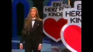 Andrea Jürgens  Ein Herz für Kinder  Superhitparade  1983 [upl. by Ewald506]