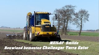 Bouwland bemesten met Challenger Terra Gator 2244 Meilof [upl. by Avehsile586]