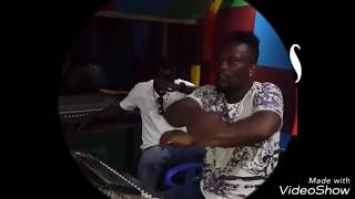 Vetcho Lolas danse au studio pour la nation ivoirienne [upl. by Onitsuj]