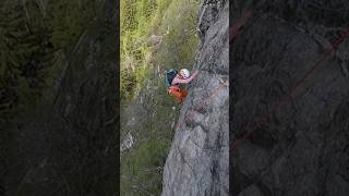 SHORT Vipère au pied Barberine escalade montagne alpinisme Valais Suisse Aiguilles Rouges topo [upl. by Linneman247]