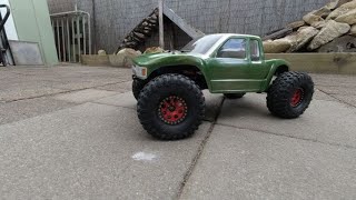 Proline Cliffhanger Paintjob on my SCX 102 Crawler [upl. by Lynch]