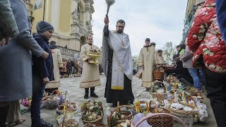 Pasqua ortodossa come si festeggia nel mondo [upl. by Aserahs]