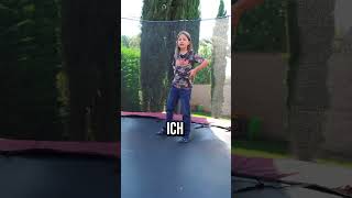 Wer macht die besseren Kunststücke auf dem Trampolin shorts [upl. by Naitsirk]