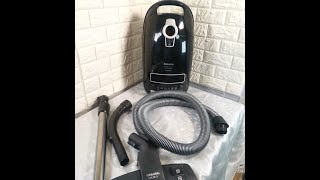 Powerful Miele Complete C3 Pure Power Cylinder Vacuum Cleaner SGDF3 890W Black [upl. by Javler]