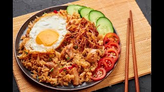 Ontdek Hoe je Zelf SurinaamsIndonesische Nasi Goreng Maakt  Recept en Kookgeheimen [upl. by Dranoel157]