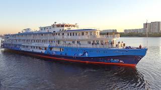 How River Ship Nekrassov Said Goodbye to Moscow [upl. by Marciano]