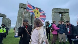 Solstício de verão celebrado em Stonehenge [upl. by Aohk]