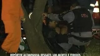 Equipe de reportagem acompanha momento de resgate após acidente em Ceilândia [upl. by Noiztneb230]