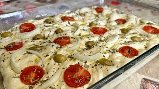 SENZA IMPASTARE Focaccia con pomodorini e olive soffice e deliziosa [upl. by Dnomsaj494]