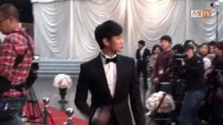 Award KBS Drama Awards 2011  Red Carpet amp Interview  Kim Soo Hyun [upl. by Odlavu]