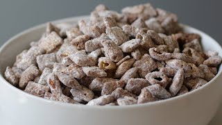 How to Make Muddy Buddies  Easy Puppy Chow Recipe [upl. by Pax]