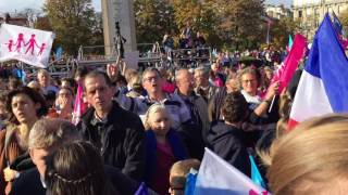 Guillaume Peltier conspué pendant son discours à la Manif Pour Tous [upl. by Noloc172]