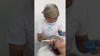 ¿Conoces el peeling enzimático En este video nuestro alumno Gabriel lo está aplicando con lisajes [upl. by Caril]