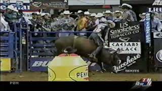 Mudslinger bucks Michael Gaffney  02 PBR Oklahoma City [upl. by Inar71]