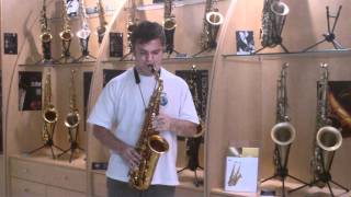 Baptiste Herbin plays the Reference alto at the Selmer Paris showroom [upl. by Drofyar]