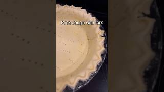 PIE CRUST HACK  How to blind bake a pie crust pie baking recipe howto shorts hack homemade [upl. by Aryamoy]