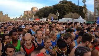 Salida y Caídas 10k VALENCIA Ibercaja 2023 [upl. by Amikehs]