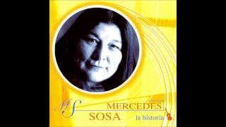 Mercedes Sosa  Agitando Pañuelos zamba [upl. by Noorah558]