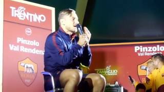 Pinzolo Totti chiama Gyomber che lo manda a cag [upl. by Kirrad]