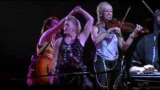 Dixie Chicks  Country Roads live [upl. by Tihom]