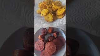 Platano frito con salami salchichas y aguacate [upl. by Lauzon]