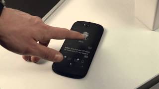 YOTAPHONE 2  le double écran avec encre électronique [upl. by Aalst740]