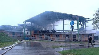 Vollbrand in einem landwirtschaftlichen Hof in Ofterdingen [upl. by Alie]