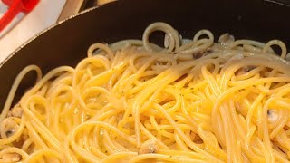 Zuppa del Corso spaghetti Aglio olio peperoncino prezzemolo vongole [upl. by Giltzow467]