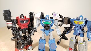 Transformers Review WFC Siege Refraktor Reflector Reconnaissance Team [upl. by Ahsikym382]