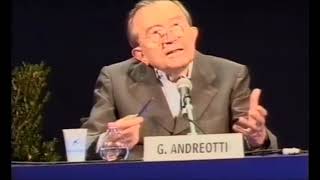 Giulio Andreotti  Politica come servizio  GdC [upl. by Jelsma]