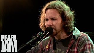 quotSocietyquot Live  Eddie Vedder ft Liam Finn  Water on the Road [upl. by Ttesil]