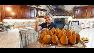 Arancini o Arancine di riso al ragùintavernaconlucia [upl. by Talbott]