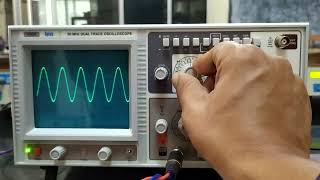 Using CRO to measure frequency and voltage [upl. by Ennadroj]