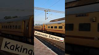 🚈Kakinada Express Full ⏪Speed Crossing 🚉Tirusulam Station kakinadaexp expresstrain chennai sr [upl. by Trinatte]