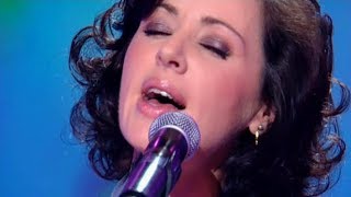 Tina Arena  Les moulins de mon cœurThe Windmills of Your Mind Live [upl. by Pallaten20]