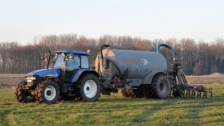 New Holland TM140 amp Record  drijfmest injekteren [upl. by Letnohs596]