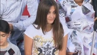 Filha de Michael Jackson de 15 anos é internada após tentativa de suicídio [upl. by Euqinot]