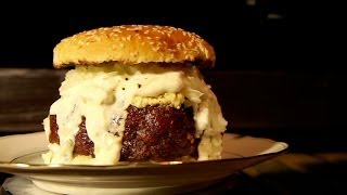 Bifteki Burger  BBQ Grill Rezept Video  Die Grillshow 57 [upl. by Huber]