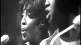 Aretha Franklin  I Say A Little Prayer live [upl. by Assyl]