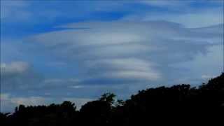 Nube lenticular girando 16x [upl. by Agan]