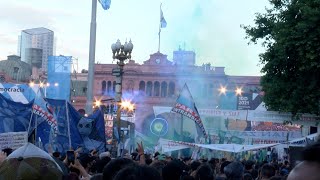 Una multitud colmó la Plaza de Mayo por los 38 años de la democracia argentina [upl. by Erfert]