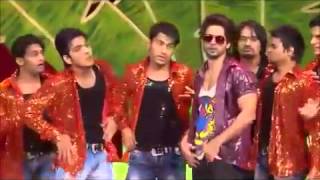 Shahid Kapoor steps for tamil song at IIFA Awards 2012 [upl. by Tennes276]