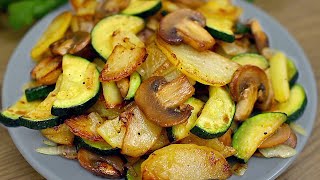 Bratkartoffeln mit Pilzen und Zucchini in einer Pfanne Ein einfaches und köstliches Abendessen [upl. by Conny]