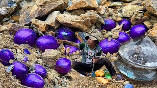 MASSIVE Gemstone COIN FOUND ON THE OREGON TRAIL Metal Detecting Incredible Finds [upl. by Enirehtac221]