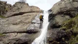 CANYONING sur les CASCADES du torrent de la PISSE à CHAILLOL 1600  Vallée du DRAC 05 [upl. by Nahsor]