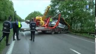 Rouen  un accident de remorque à lorigine de bouchons [upl. by Inavoig]