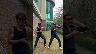 Tiger Shroff amp Akshay Kumar Flaunts Their Dance Moves  quotMain Khiladi Tu Anariquot [upl. by Ardnassac]