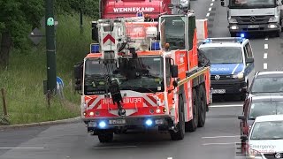 PROBLEM RETTUNGSGASSE  Einsatzfahrten Feuerwehr  Polizei amp Rettungsdienst Düsseldorf [upl. by Asert668]